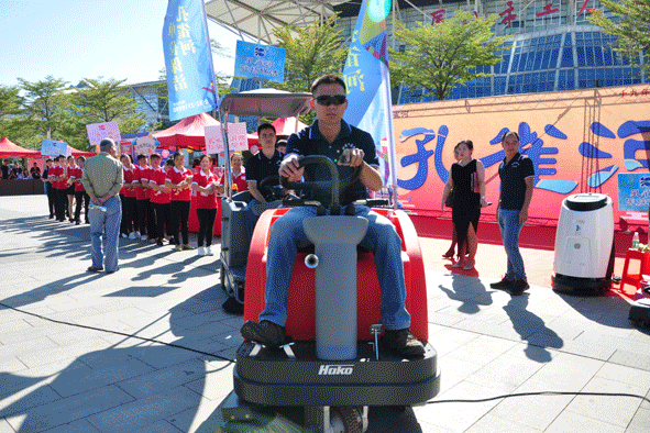 �g��Ц�Z��һ����ʮ�˰���ˇ�R�ψ�������ȸ�������B�T�е����ü�����(ji��)